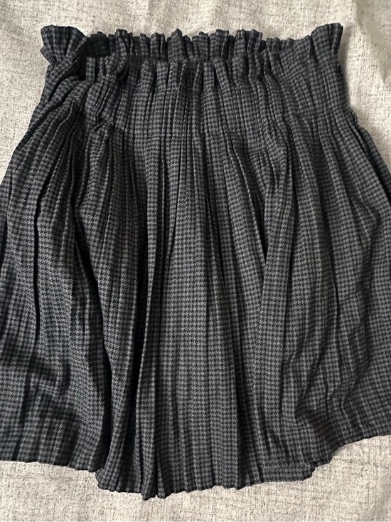 Zara Dresses & Skirts - Zara Houndstooth Plated Paperbag Mini Skirt